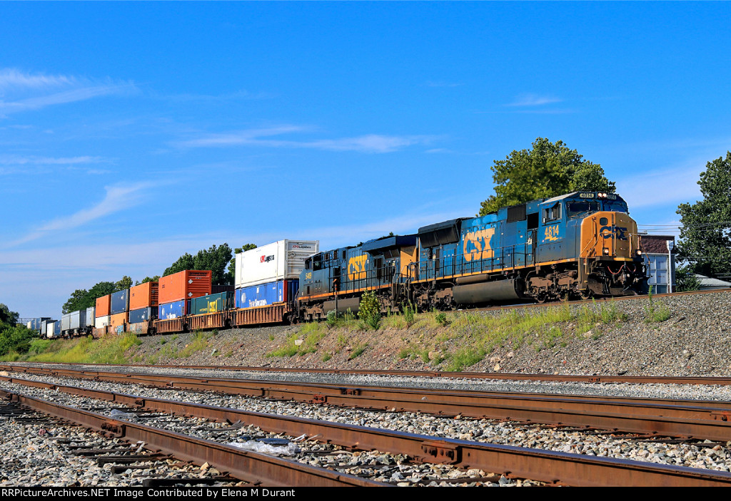 CSX 4814 on I-008